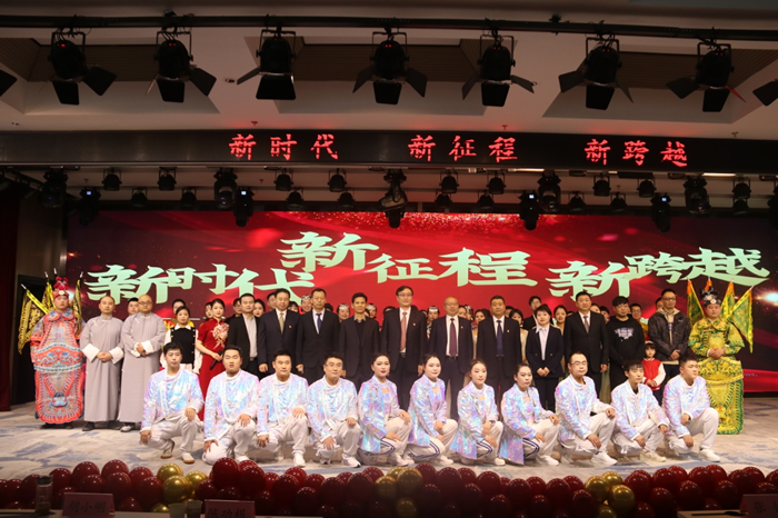 厕所偷拍
举办庆祝“三八”国际妇女节文艺汇演