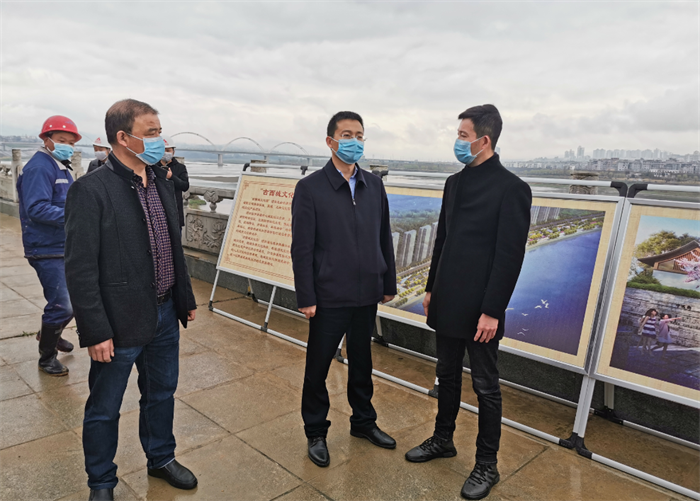 汉滨区委常委、宣传部长赵伟调研古西城文化园项目建设和疫情防控工作