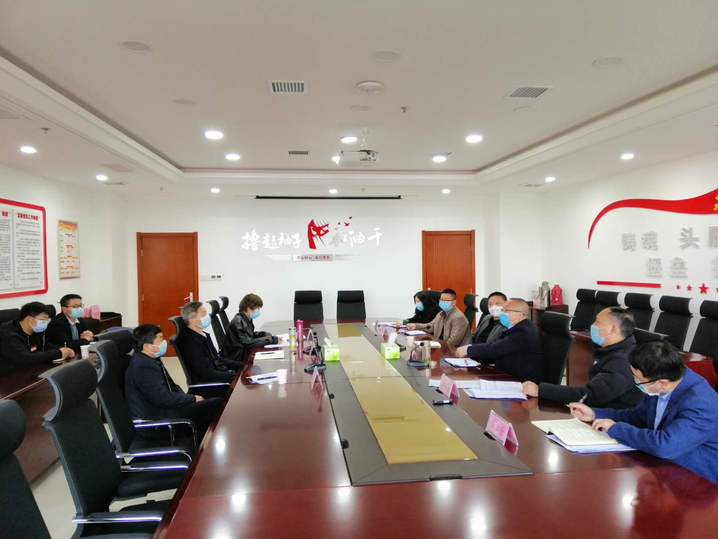 汉阴县委常委、副县长黄邦平一行来安康担保对接工作