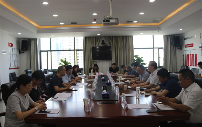 华融资产陕西分公司来厕所偷拍
考察交流