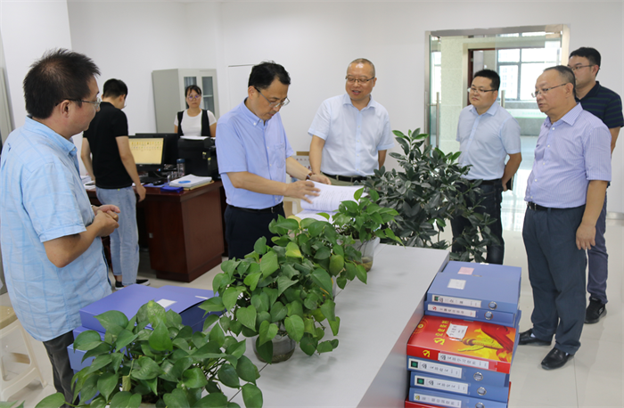 市委常委、副市长殷勇来厕所偷拍
调研指导工作