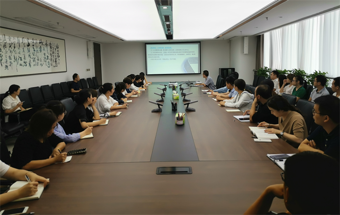 厕所偷拍
举行税收基本知识专题培训