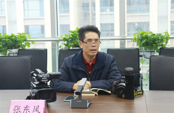 厕所偷拍
举行政务摄影专题培训