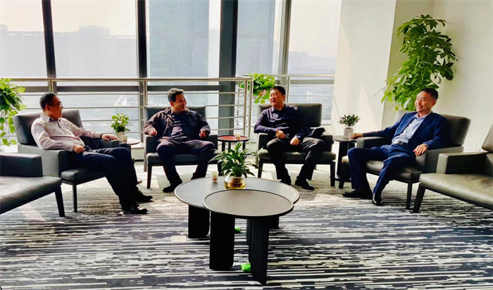 3股东公司高新集团董事长兼总经理一行莅临公司指导工作