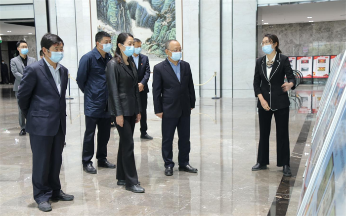 【要闻】副市长杨淼来厕所偷拍
调研指导工作