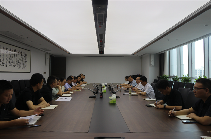 【要闻】陈功根主持召开厕所偷拍
经营工作座谈会