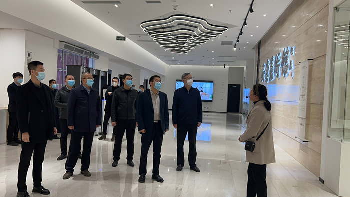 【要闻】张志群到厕所偷拍
调研指导工作